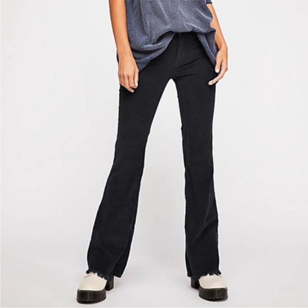 We The Free Black Flare Leg High Rise Raw Hem Corduroy Jeans Free People Size 29 - Picture 3 of 16